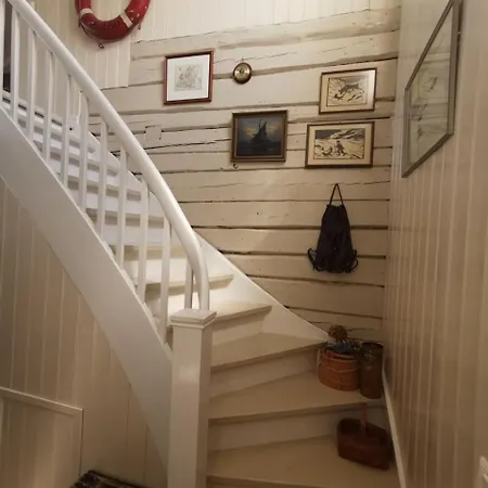 Great House In Centre *